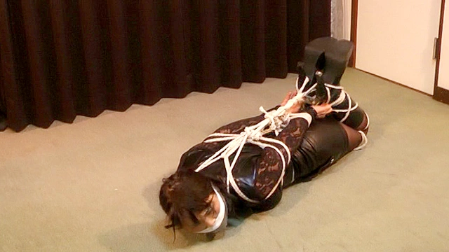 熟女緊○ 熟女ヒロインの危機