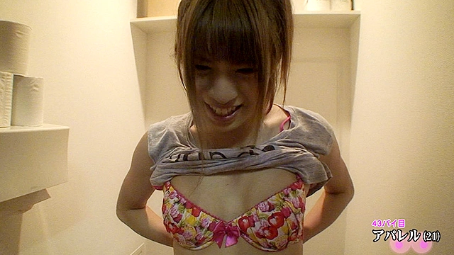 街頭シ●ウト娘ナンパ「アナタのおっぱい見せて下さい！できればオマ●コも！」（5）