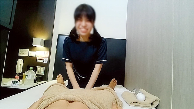 【主観ver】出張ローション手コキ隠し撮り・顔面騎乗位オプション＆乳首なめ・唾たらし・パンチラサービス【君島（22歳）2回目】