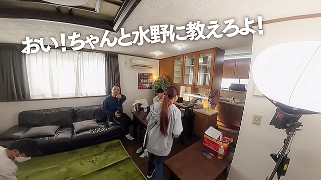 新人ADの眼鏡の奥をよく見たら顔面超美人なのに性格チョロそうなので撮影中にこっそりハメてみた がんばれっAD水野