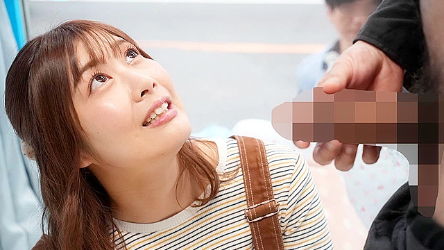 マジックミラー号 優しい子持ちのママにこっそりデカチンを見せつけて 素股で擦りつけて育児でレス気味の欲求不満オ○ンコに旦那の目の前でヌルっと生挿入 産後の柔らかい膣穴が気持ち良すぎて中出し不倫SEX