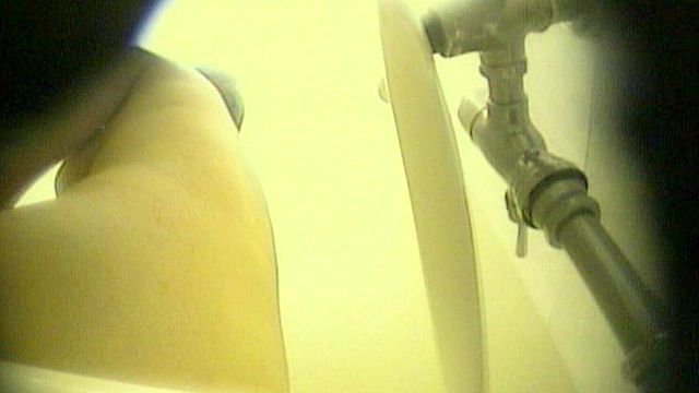イベントコンパニオンの裏の顔、その真実はトイレで明らかになる！
