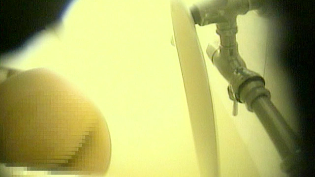 イベントコンパニオンの裏の顔、その真実はトイレで明らかになる！