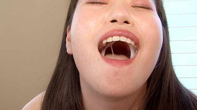 ごっくん志願！25 清純派に見えてド変態の私に精子たくさん飲ませて下さい！