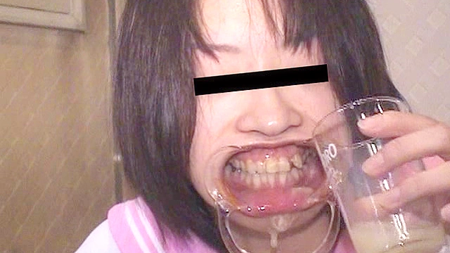 開口で食事02