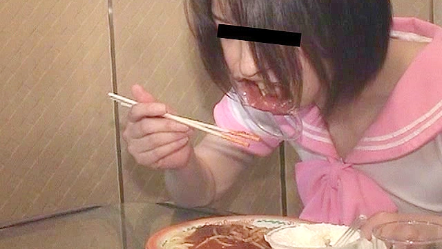 開口で食事02