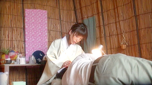 潜入！！人妻専門耳かき店01
