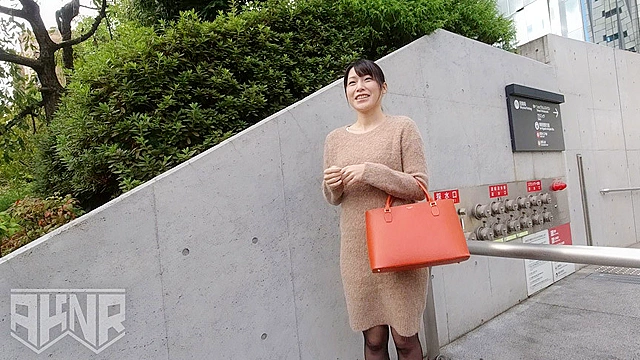 【厳選素人ちゃん】エステティシャン・看護師・ピアノ講師・書道家・美容師・OLの6名出演 チ○ポ大好きなスケベ素人たちが器用な手先を活かして男を骨抜きにする絶品手コキ