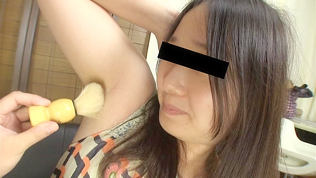 ワキノシタを舐めたり、触ったり、感じさせたり