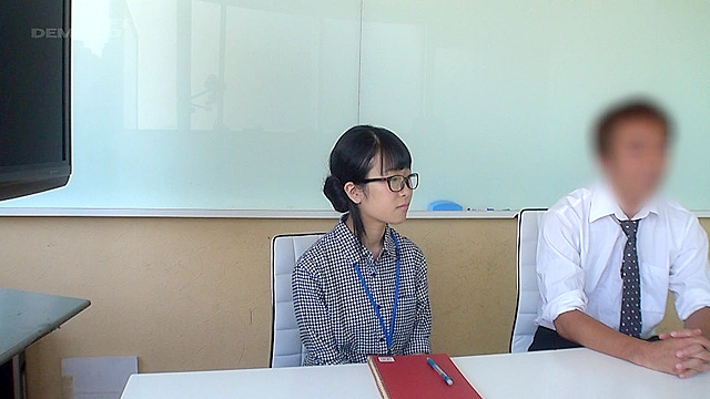 普段浮いた話の無いSOD女子社員は週末の異業種交流会で大胆に乱れるSEXを楽しんでいた！