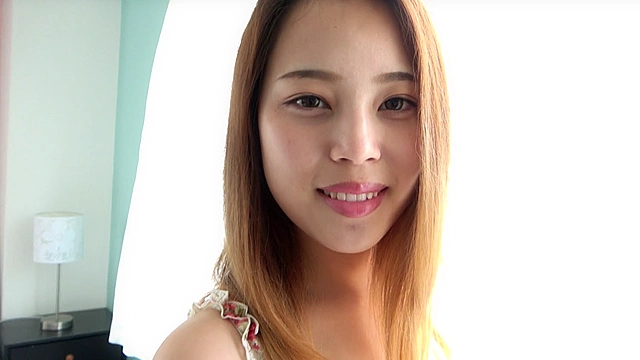 激カワ美女 森山なつかチャンのアメ舐め＆ローター攻め！！