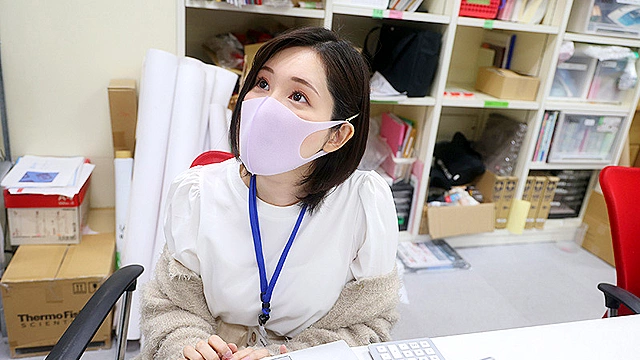 SOD女子社員 身バレNG人妻社員 「家族もいるので…」と今までマジで一度も撮らせてもらえなかった巨乳と噂の3人の若妻社員たちに、本気の本気で撮影交渉し続けたら、マスク着用を条件に出演してもらえました。