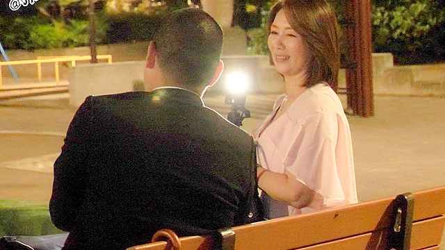 ちょっとそこのお兄さん、どエロい熟女としてみませんか？ マッチングアプリで出会った性豪男子とサプライズ中出しセックス