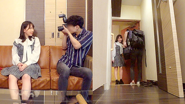 【○撮】被写体モデル『まり』が個人撮影会でエロ行為をしてしまう様子を○撮。徐々にムッツリスケベな本性が現れ、初めての生チン挿入もOKしてしまうイチャラブSEX2発射。【流出××】