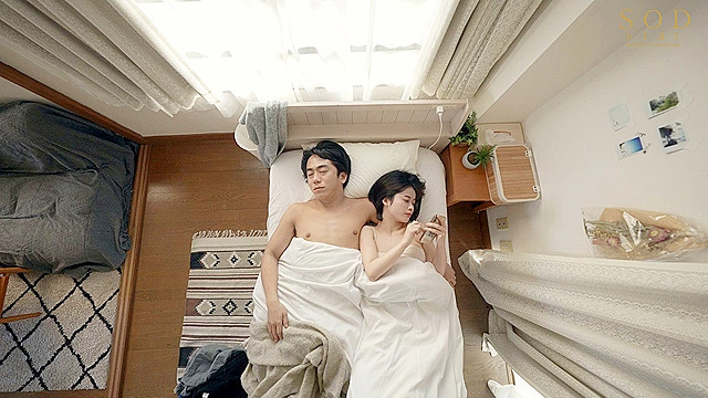 怠惰な週末のダラダラ気持ちいいやつ。ご飯食べて、セックスして、寝る。 MINAMO