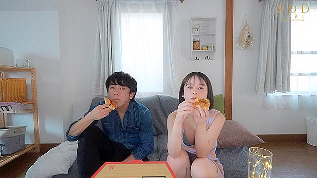 怠惰な週末のダラダラ気持ちいいやつ。ご飯食べて、セックスして、寝る。 MINAMO