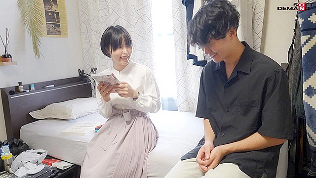 はじめての筆下ろしデート！SOD女子社員を 1 日貸切！！童貞君と外でいっぱいキスして朝から晩までイチャLOVE密着しまくったSEXドキュメント！！！ 柴崎はる
