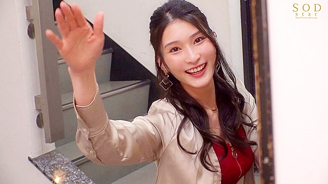 “THE即尺！” 突撃！突然チ○コをおしゃぶりしまくるフェラ大好きお姉さん！ 唾液だらだらディープスロート＆トルネードフェラでたっぷり射精 本庄鈴