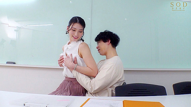 “THE即尺！” 突撃！突然チ○コをおしゃぶりしまくるフェラ大好きお姉さん！ 唾液だらだらディープスロート＆トルネードフェラでたっぷり射精 本庄鈴