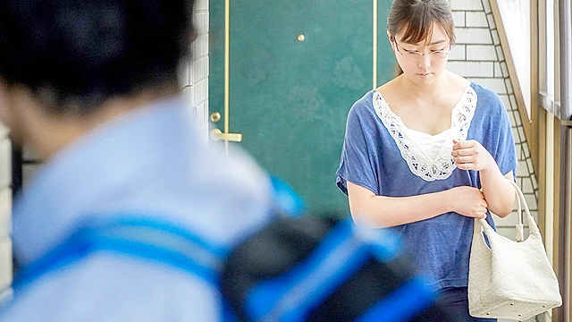 隣に住んでる女子大生は見た目は地味だけどエッチになるとエロ可愛い女の子だった 伊藤かえで