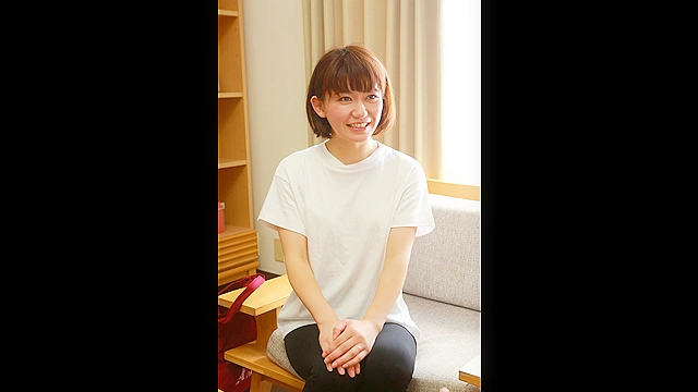 人妻訪問マッサージは割とお触りを許してくれるのでお願いしたら射精させてくれました！豪華版（1）