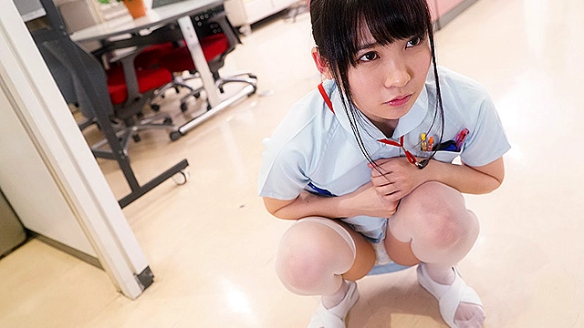 ミスばかりする新人ロ○看護師にダメもとでフェラをお願いしたら意外にOKだった