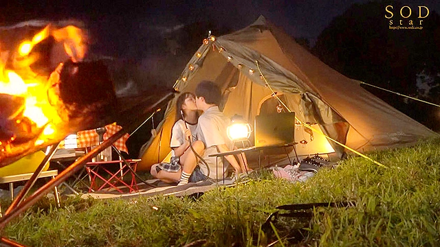 キャンプそっちのけで狭いテントと車中でパコりまくった付き合いたての僕らの一泊二日の旅 百仁花