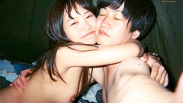 キャンプそっちのけで狭いテントと車中でパコりまくった付き合いたての僕らの一泊二日の旅 百仁花