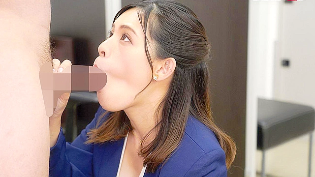 「会議中も商談中もエッチのことで頭いっぱいでした」オフィスで綺麗OLが自ら性欲をさらけ出す誘惑セックス 来栖すみれ