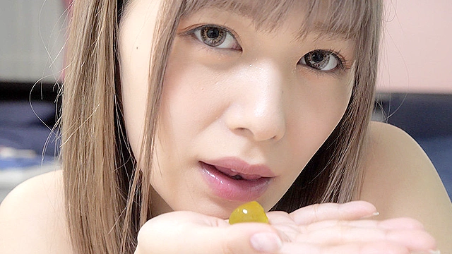 【舌ベロフェチ】大人気女優 紺野ひかるチャンの舌ベロ観察＆電マ本気オナニー！