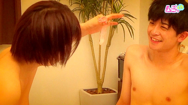 ホテル○撮 掘り出しモノの若い童貞をマッチングアプリで漁り、好き放題に筆おろししまくるド淫乱痴女