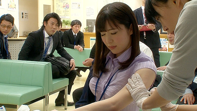 羞恥！男女混合全裸精密検査 同僚が見ている前で体の穴という穴と乳房をじっくりと調べられる女子社員