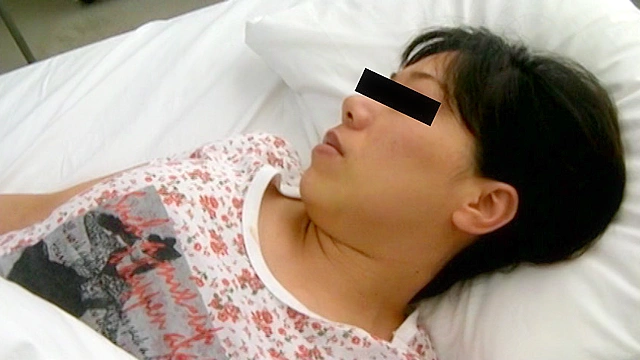 美人な入院患者のあらわな姿を隠し撮りした映像