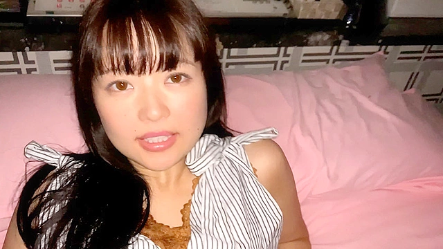 エロエロ専門トラベル科学生の美味しい唾液と舌を鼻でいただきます！ 宮沢ちはる