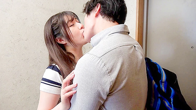 彼氏がいない間にパパ活する小悪魔女子大生さくら