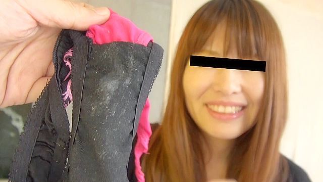 素人娘のオマ○コに今まさに密着している絶賛使用中の汚パンティー 16人3時間26分スペシャル