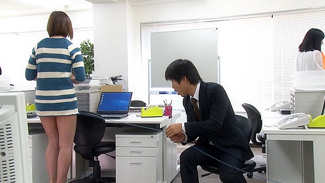 もう～まさにアニメ！解れた糸を引っ張るとみるみる服が短くなっていくwww