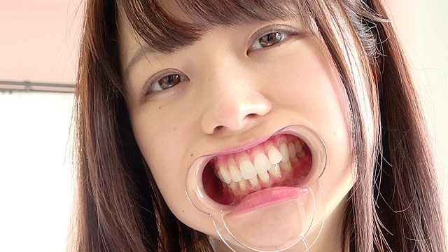 大人気女優 宮沢ちはるチャンのエッチな歯＆舌ベロ＆口内動画！！！