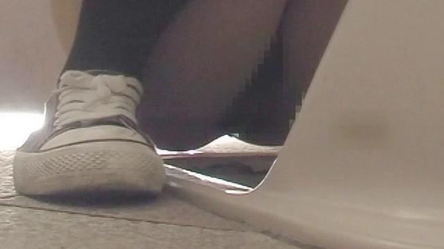 便所○撮歴15年間でまさかのオナニーする女たち！あまりにリアルでエロくて超興奮！2 （放水・脱糞編）