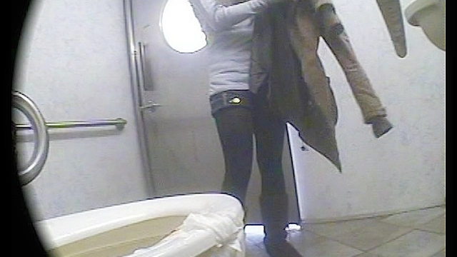 便所○撮歴15年間でまさかのオナニーする女たち！あまりにリアルでエロくて超興奮！2 （放水・脱糞編）