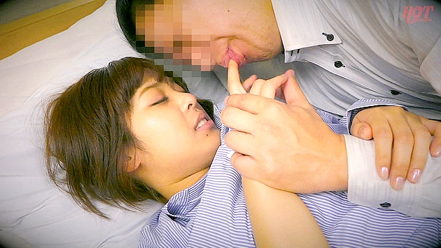 年上好きの女子社員 濃厚セックスに憧れる12人4時間
