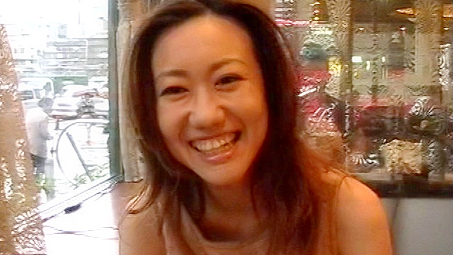 熟女野外露出2 美人OL
