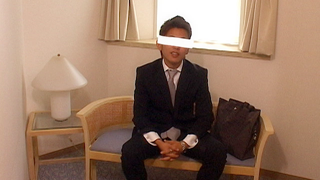男前のんけ若リーマン！嫌がりながらも金の魔力に負け男と性交！