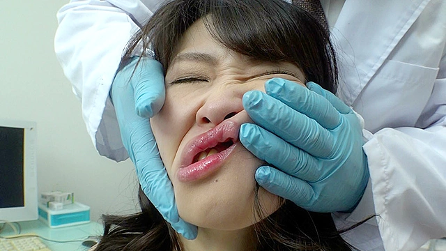 鼻診察からの顔面変形！変顔フェチ