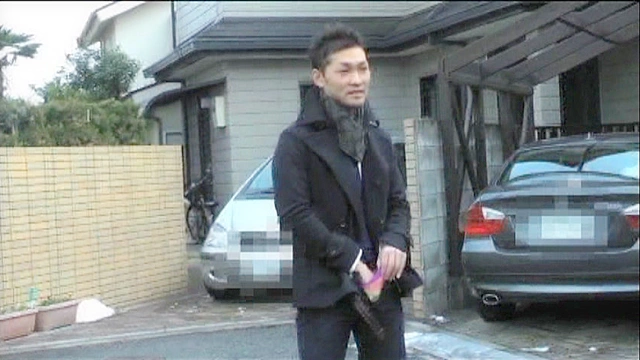 おでかけ発情プチ露出男子 02
