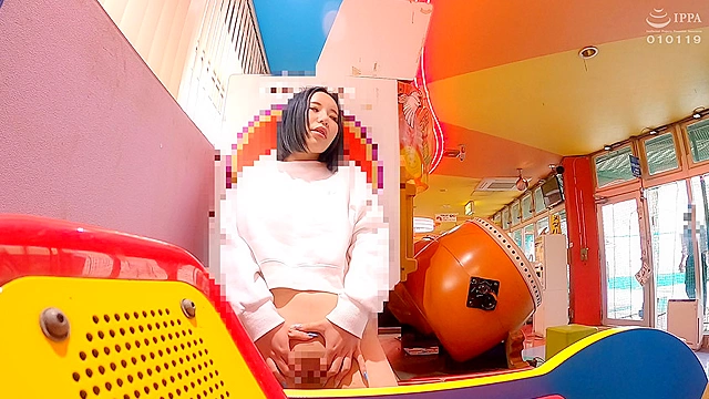 【露出～Roshutube～】オープンチャットで露出プレイを志願してきた女の子たちのお手伝い（カメラとチ○ポ）～みみ子（仮名）編～