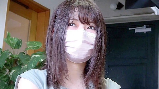 夫に見られているとも知らず他人棒を受け入れる人妻03