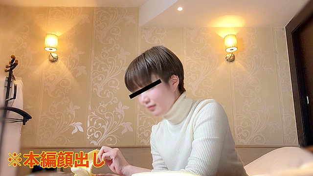 ボーイッシュ美人女子大生のプリケツデカ尻ヒップフードクラッシュ
