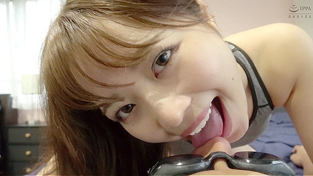 大人気女優 宮沢ちはるチャンの鼻の穴を舌でホジホジプレイ！
