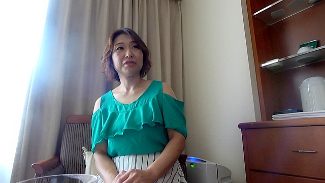 【激胸アツ！素人五十路熟女のアナルSEX動画】素人熟女のアナル解禁ドキュメント 本当はどうなの？アナルって！4時間10人 02